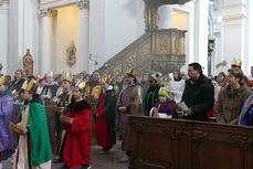 Aussendung der Sternsinger im Hohen Dom zu Fulda (Foto: Karl-Franz Thiede)